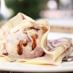 CREPE CON HELADO